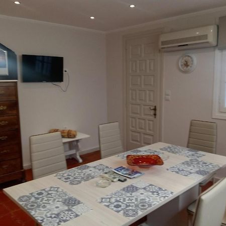 זקינטוס טאון Menegis Apartment מראה חיצוני תמונה
