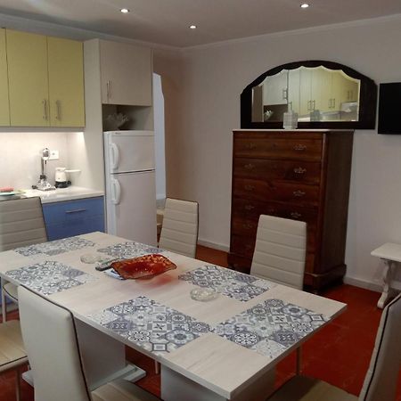 זקינטוס טאון Menegis Apartment מראה חיצוני תמונה