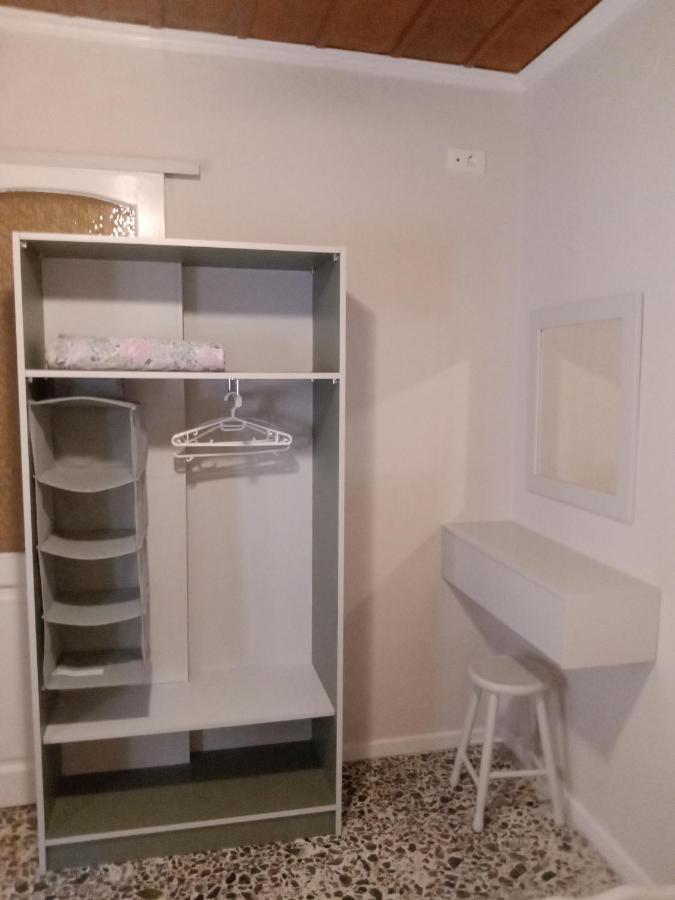 זקינטוס טאון Menegis Apartment מראה חיצוני תמונה