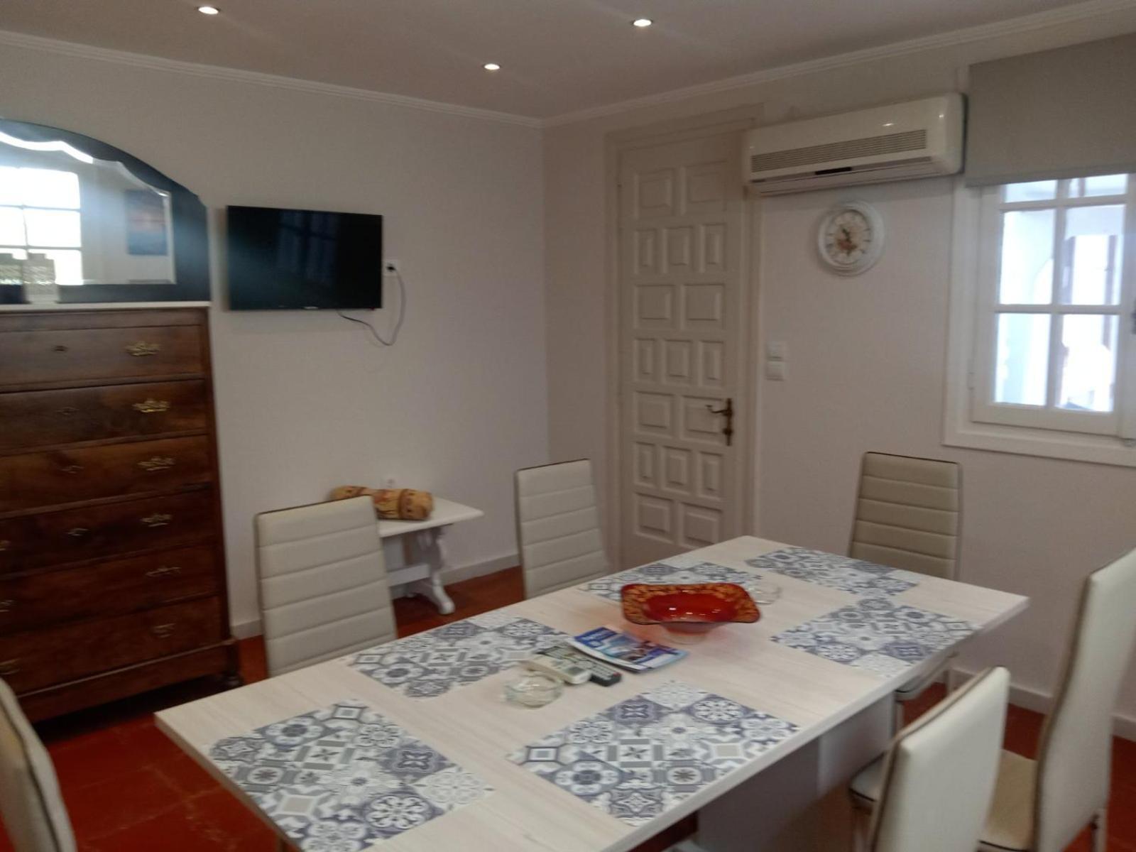 זקינטוס טאון Menegis Apartment מראה חיצוני תמונה