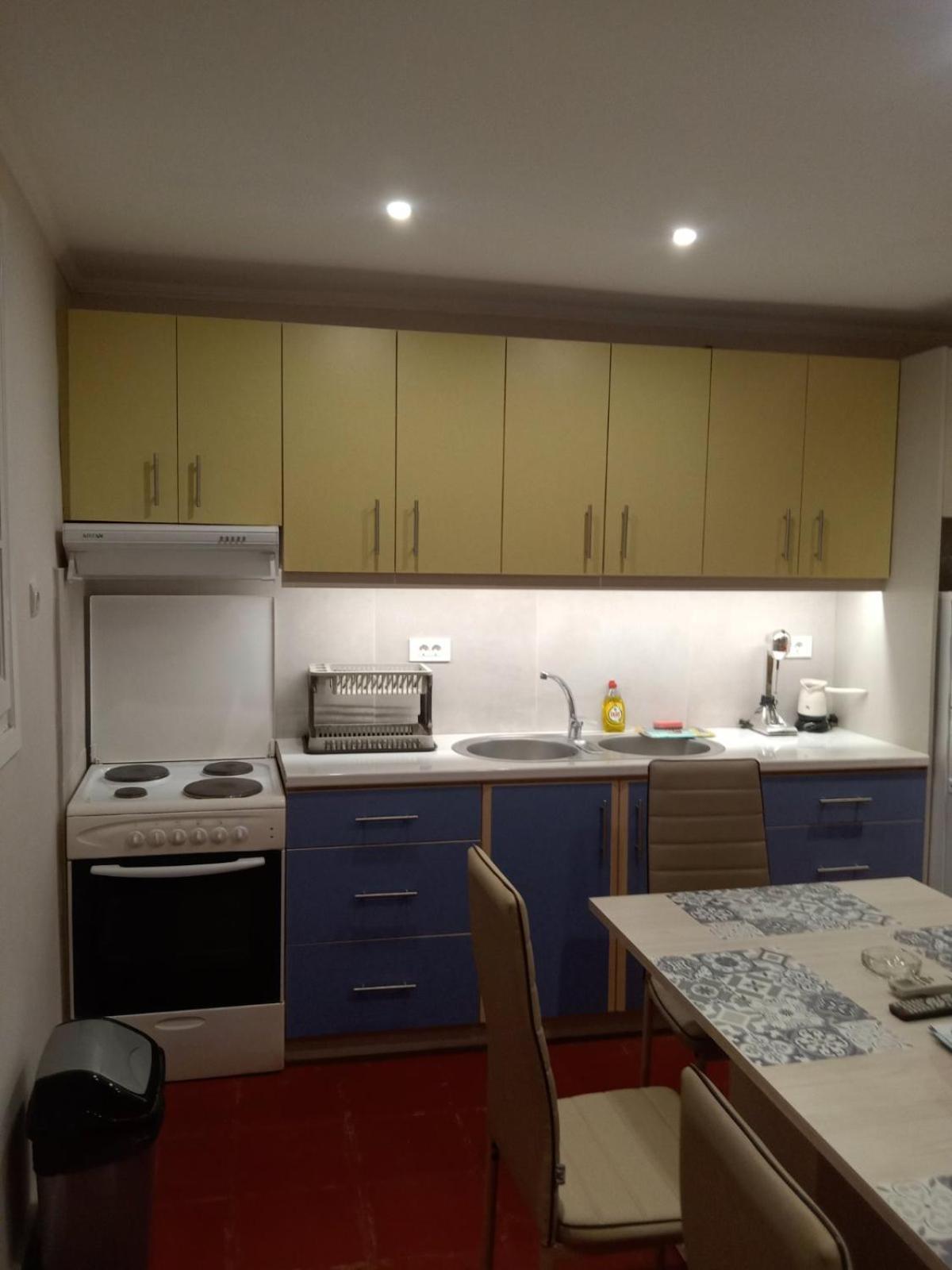 זקינטוס טאון Menegis Apartment מראה חיצוני תמונה